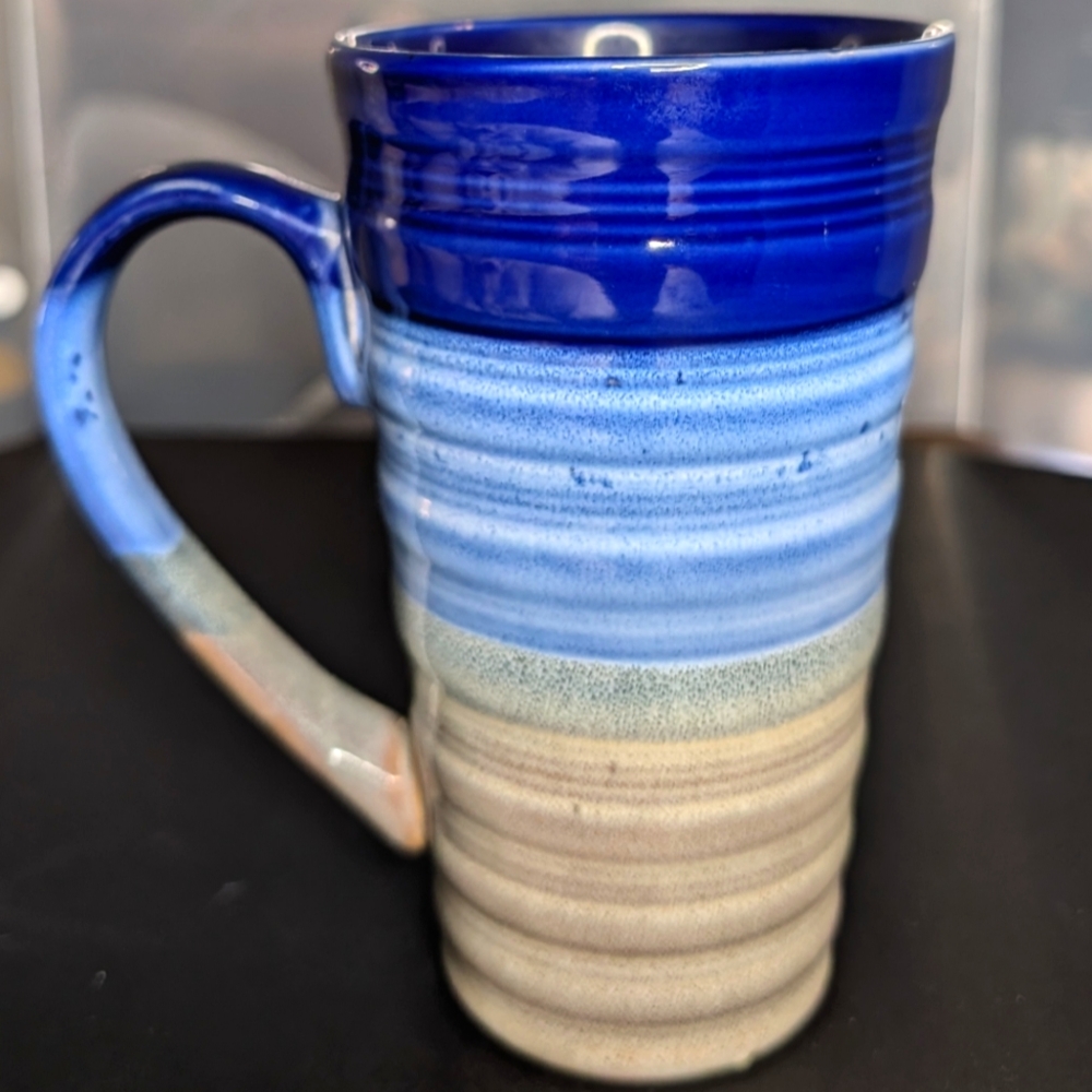 Handthrown textured sapphire to sand speckle glaze stoneware‎ 14oz tall mug